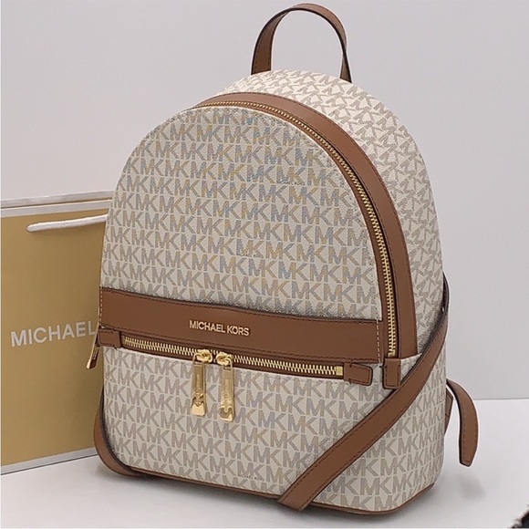 MICHAEL KORS Kenly Medium Backpack Signature
Vanilla Bag - Picture 4 of 14
